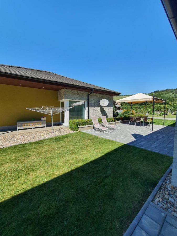 Apartman Kurdejov Hustopeče Eksteriør billede