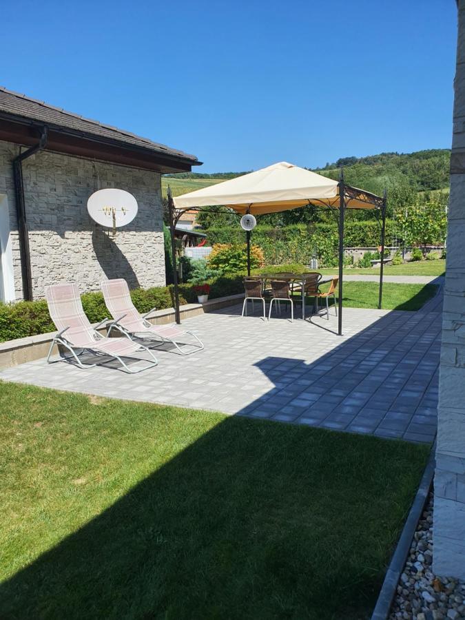 Apartman Kurdejov Hustopeče Eksteriør billede